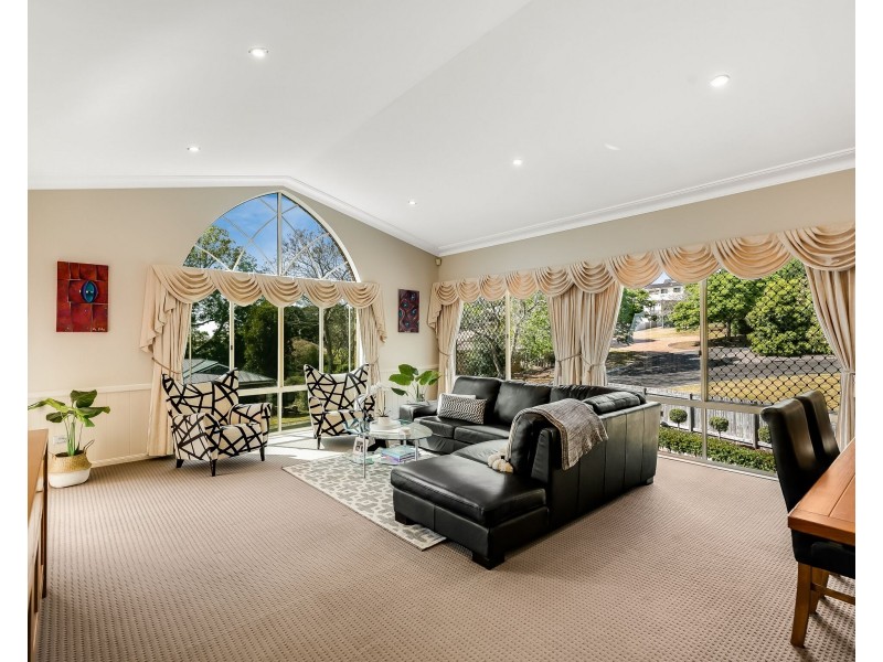 7 Martindale Court, Mount Lofty QLD 4350