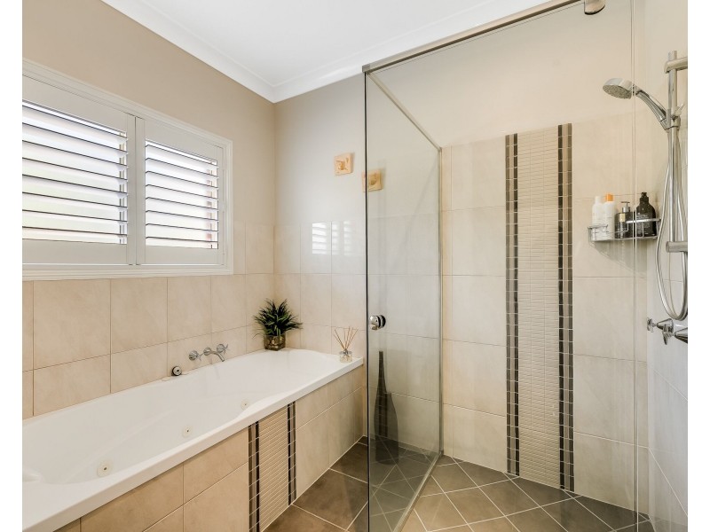 7 Martindale Court, Mount Lofty QLD 4350