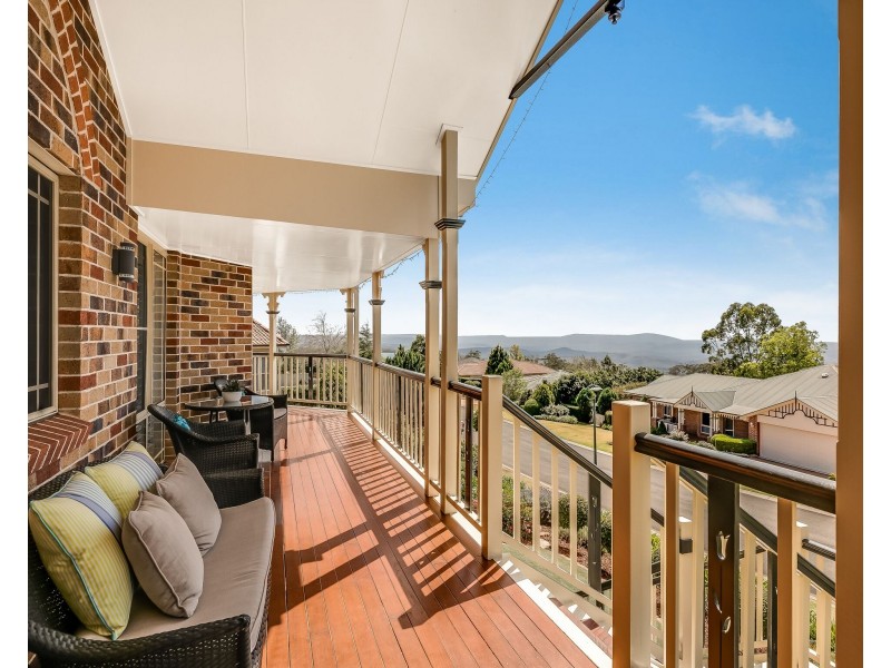 7 Martindale Court, Mount Lofty QLD 4350