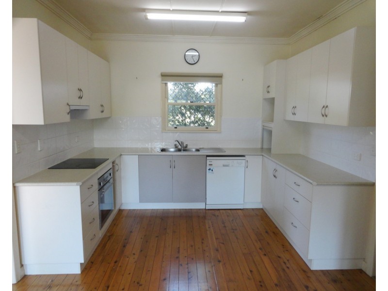 18 Curzon Street, East Toowoomba QLD 4350