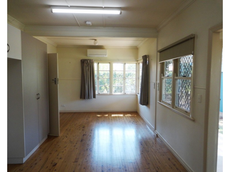 18 Curzon Street, East Toowoomba QLD 4350