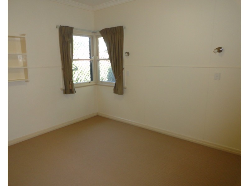 18 Curzon Street, East Toowoomba QLD 4350