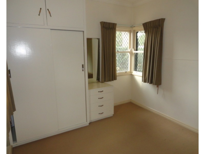 18 Curzon Street, East Toowoomba QLD 4350