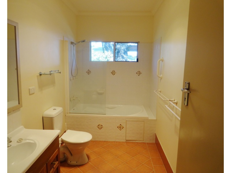 18 Curzon Street, East Toowoomba QLD 4350