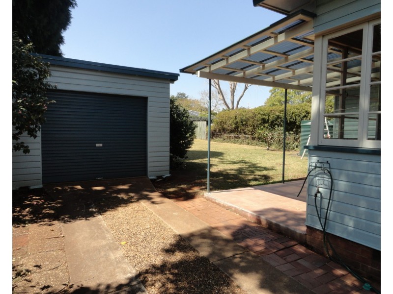 18 Curzon Street, East Toowoomba QLD 4350