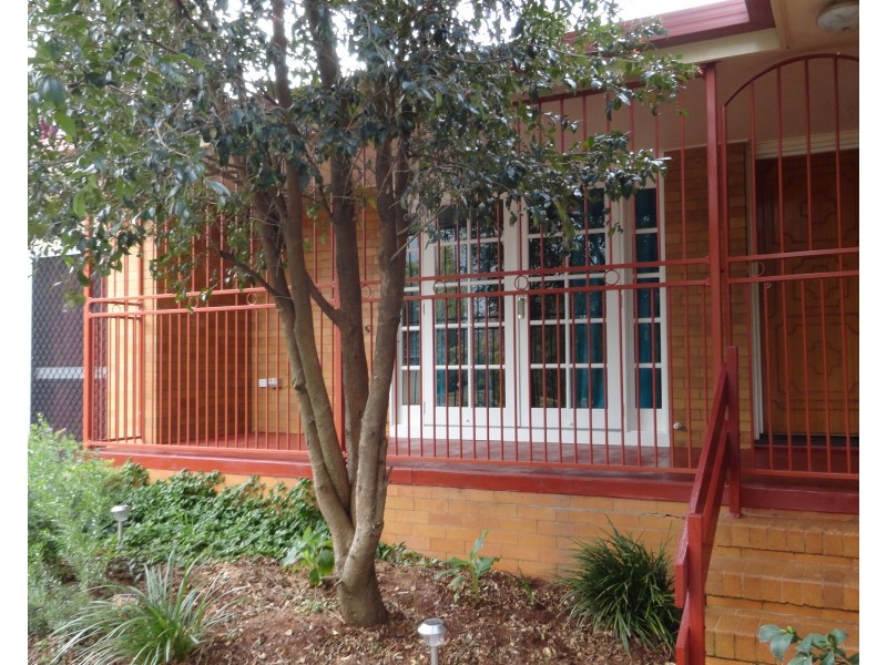 7 Cleary Street, Centenary Heights QLD 4350