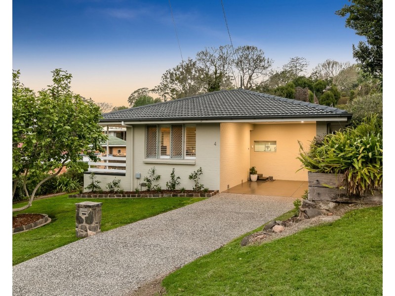 4 Macqueen Street, Mount Lofty QLD 4350