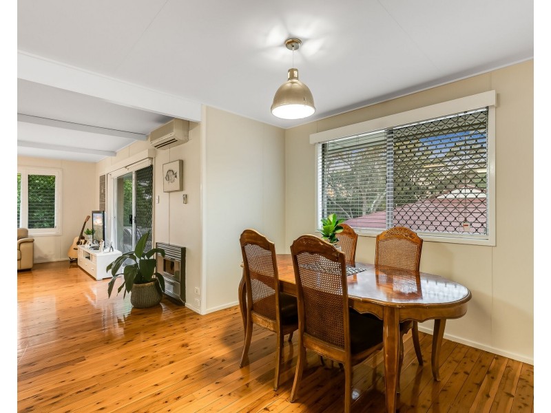 4 Macqueen Street, Mount Lofty QLD 4350