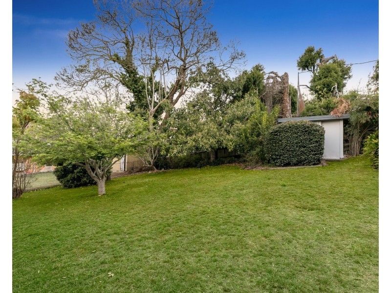 4 Macqueen Street, Mount Lofty QLD 4350