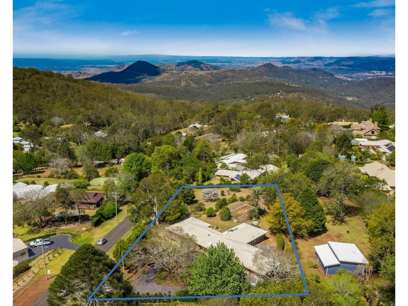 8 Spring Street, Middle Ridge QLD 4350