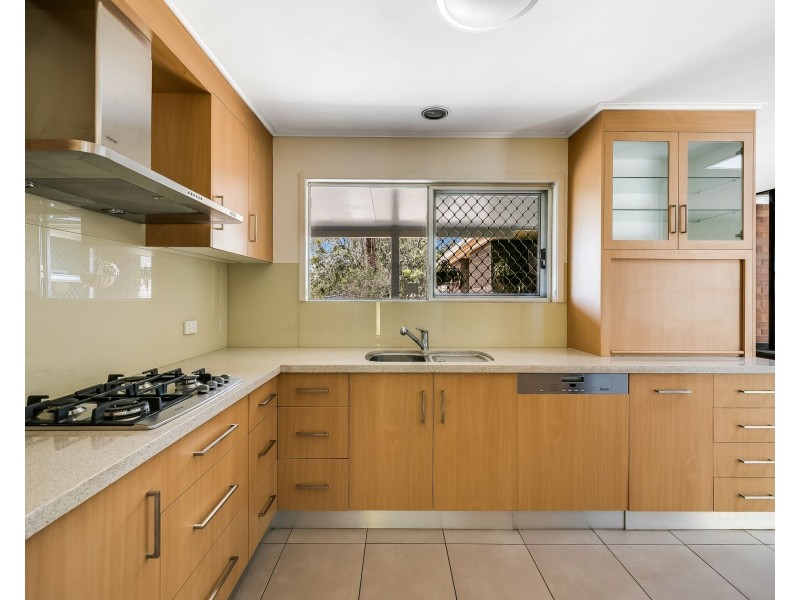 8 Spring Street, Middle Ridge QLD 4350