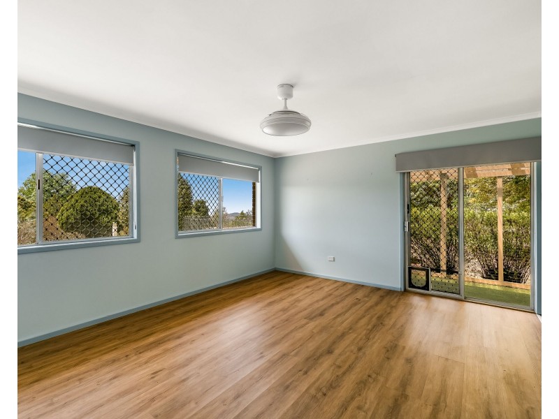 8 Spring Street, Middle Ridge QLD 4350