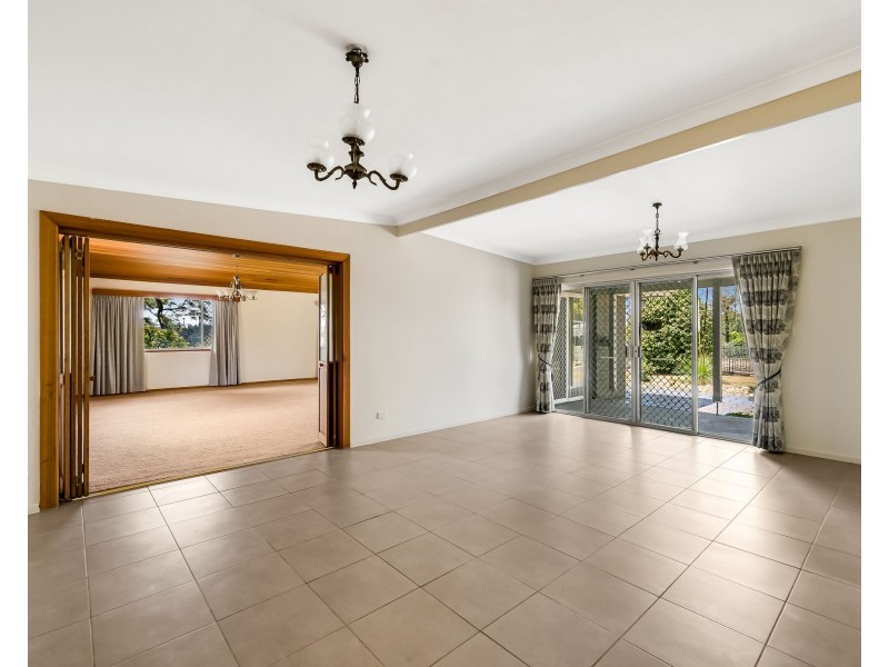 8 Spring Street, Middle Ridge QLD 4350