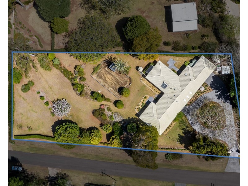 8 Spring Street, Middle Ridge QLD 4350