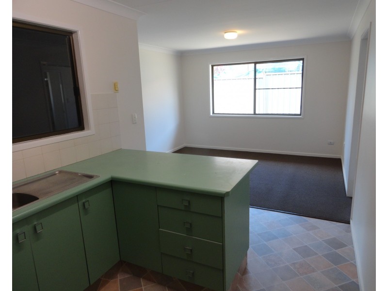 1/10 Hanna Court, Kearneys Spring QLD 4350