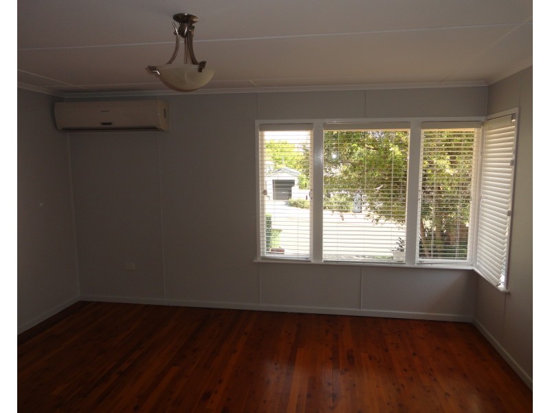 25 South Street, Rangeville QLD 4350