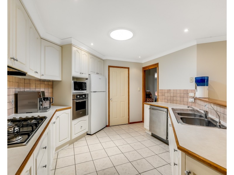 16 Parsley Drive, Middle Ridge QLD 4350