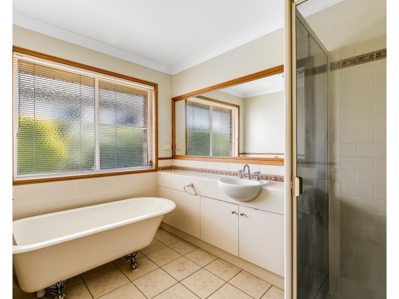 16 Parsley Drive, Middle Ridge QLD 4350