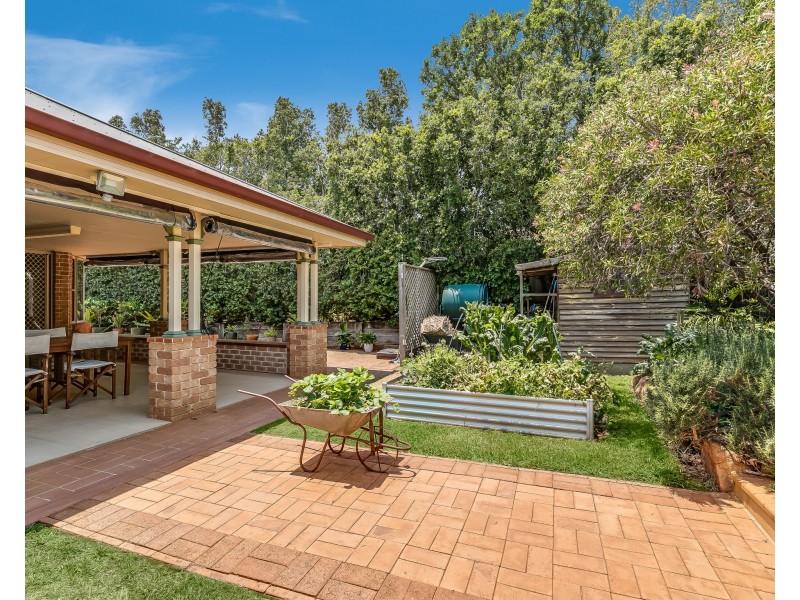 16 Parsley Drive, Middle Ridge QLD 4350