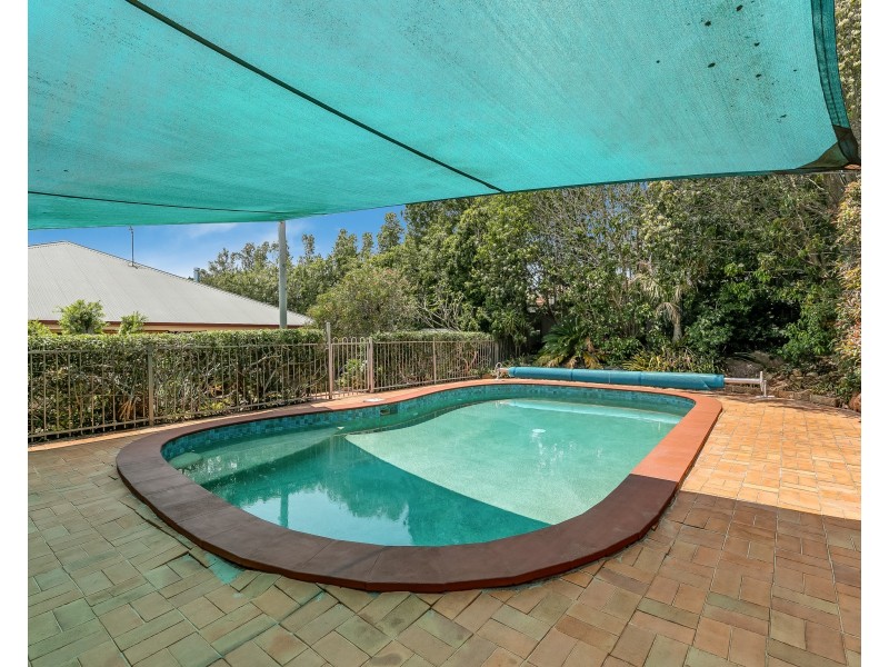 16 Parsley Drive, Middle Ridge QLD 4350