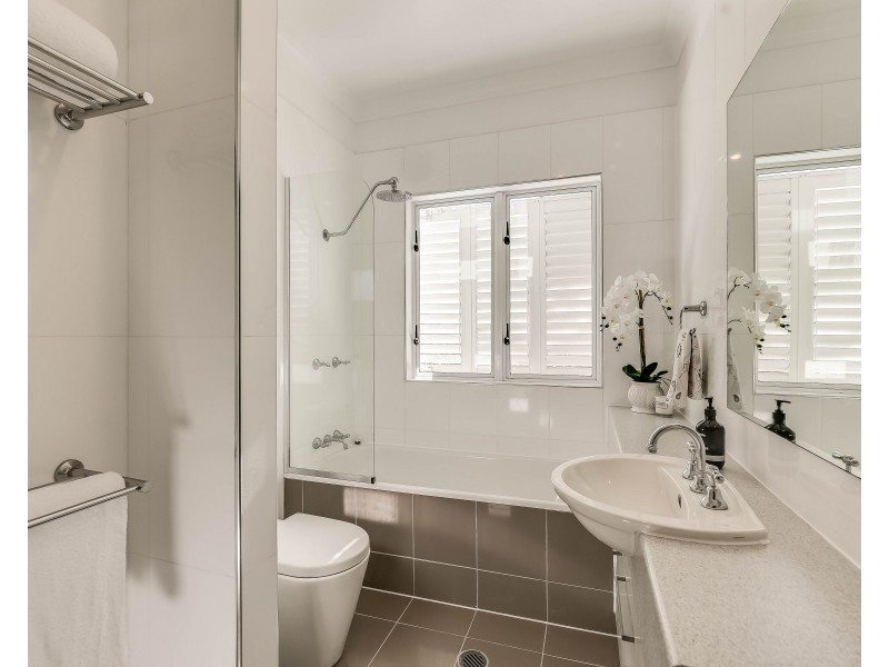 16 Flagstone Creek Road, Middle Ridge QLD 4350