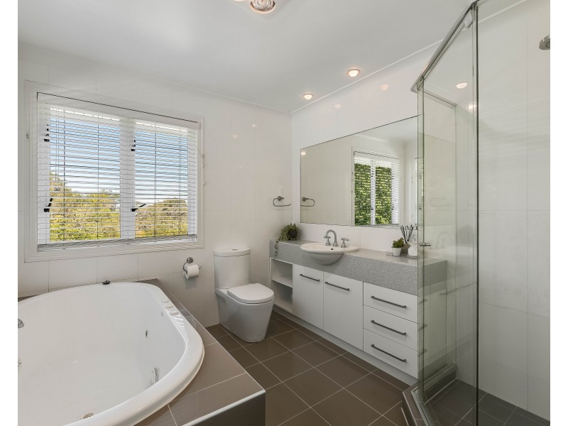 16 Flagstone Creek Road, Middle Ridge QLD 4350