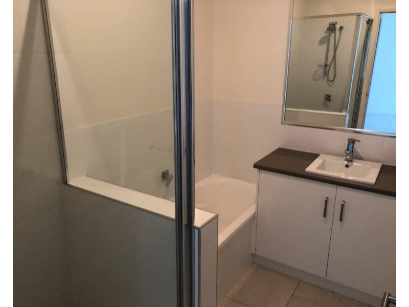 3/138 Hill Street, Newtown QLD 4350