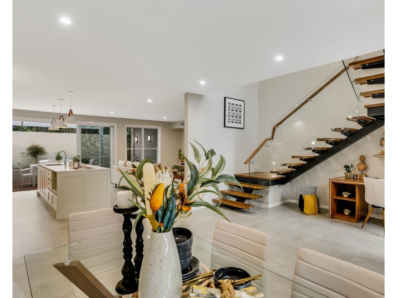 2/3 Stonehaven Street, Mount Lofty QLD 4350