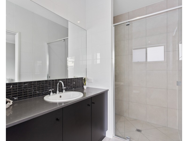 3/10 Spieker Street, Mount Lofty QLD 4350