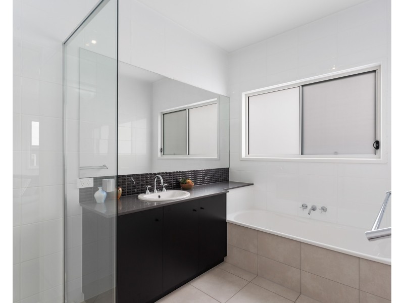 3/10 Spieker Street, Mount Lofty QLD 4350