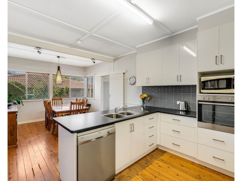 19 Beelbee Street, Harristown QLD 4350