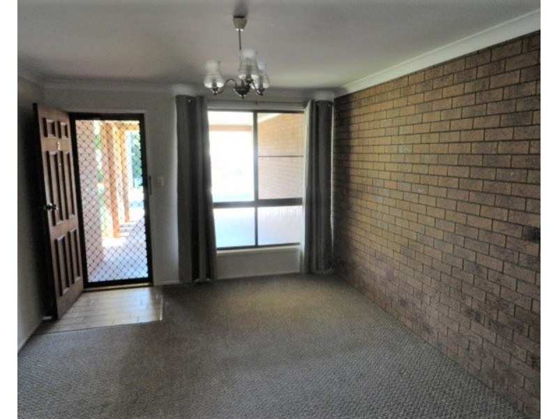2/11 Agnes Street, Centenary Heights QLD 4350