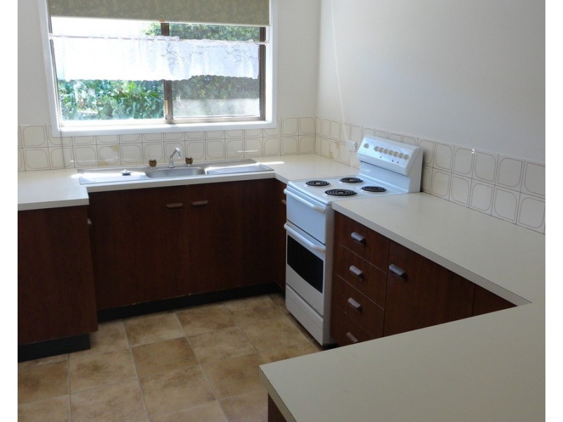 2/11 Agnes Street, Centenary Heights QLD 4350