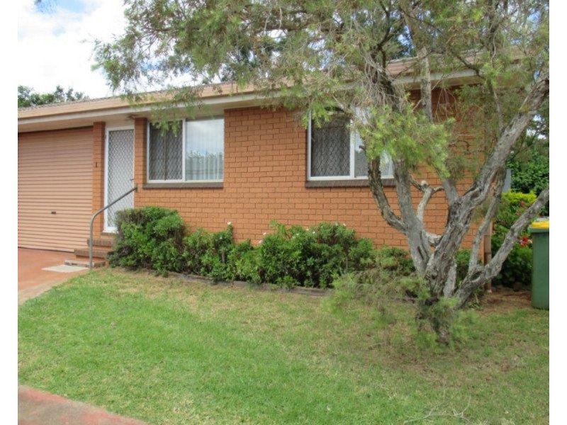 1/30a Esmond Street, Rockville QLD 4350