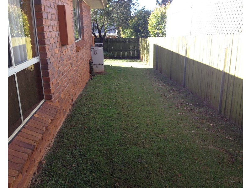 1/166 Ramsay Street, Centenary Heights QLD 4350