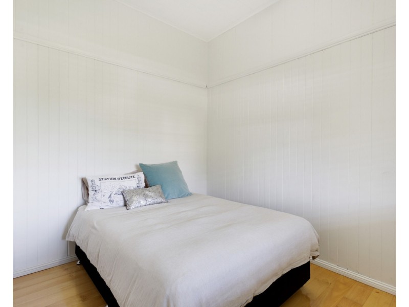 43 West Street, Newtown QLD 4350