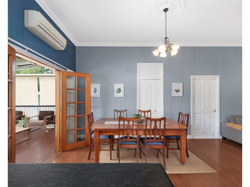 194 Campbell Street, Newtown QLD 4350