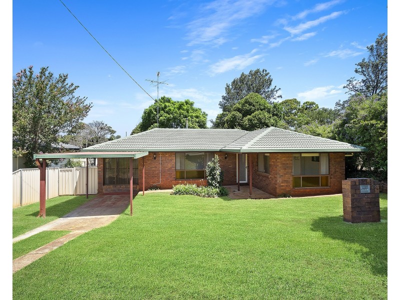 28 Debra Street, Centenary Heights QLD 4350