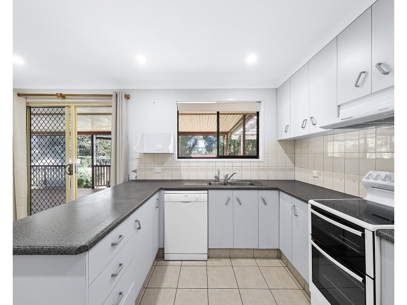 28 Debra Street, Centenary Heights QLD 4350