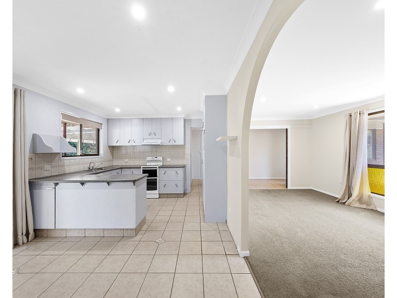 28 Debra Street, Centenary Heights QLD 4350