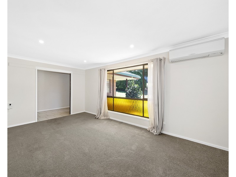 28 Debra Street, Centenary Heights QLD 4350