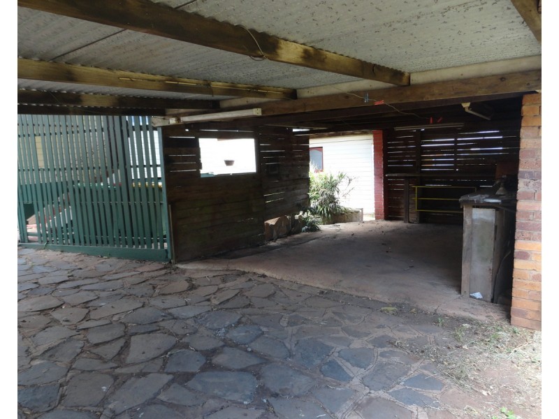 13 Glendower Street, Mount Lofty QLD 4350