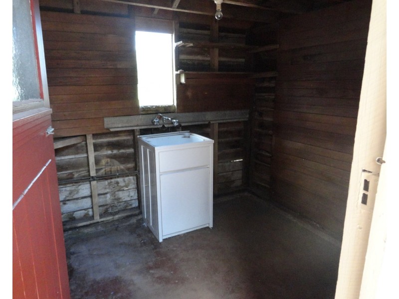 13 Glendower Street, Mount Lofty QLD 4350