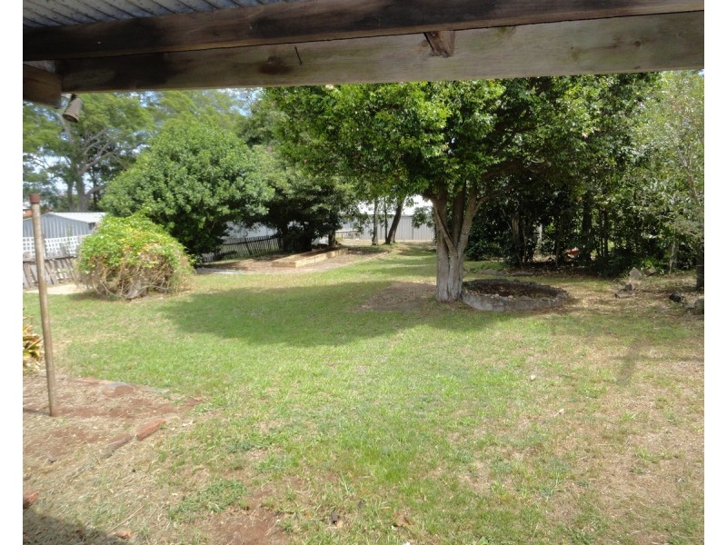 13 Glendower Street, Mount Lofty QLD 4350