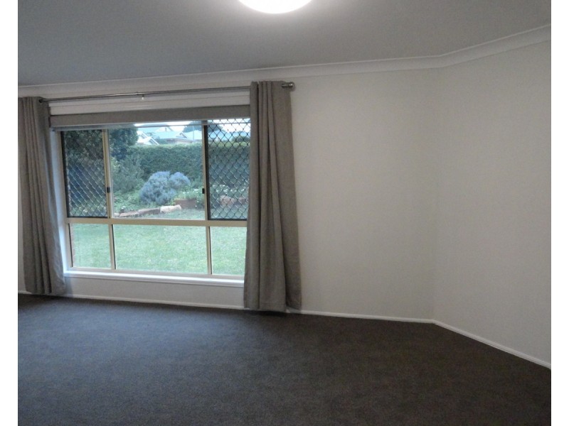 27 Paddington Court, Middle Ridge QLD 4350