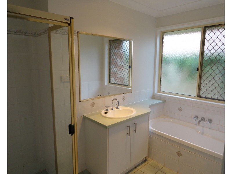 27 Paddington Court, Middle Ridge QLD 4350