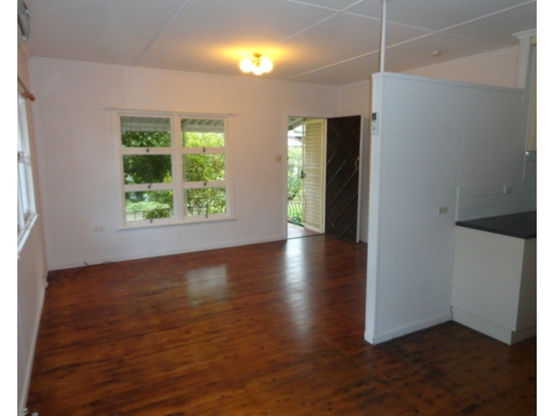 15 Bristol Street, Newtown QLD 4350