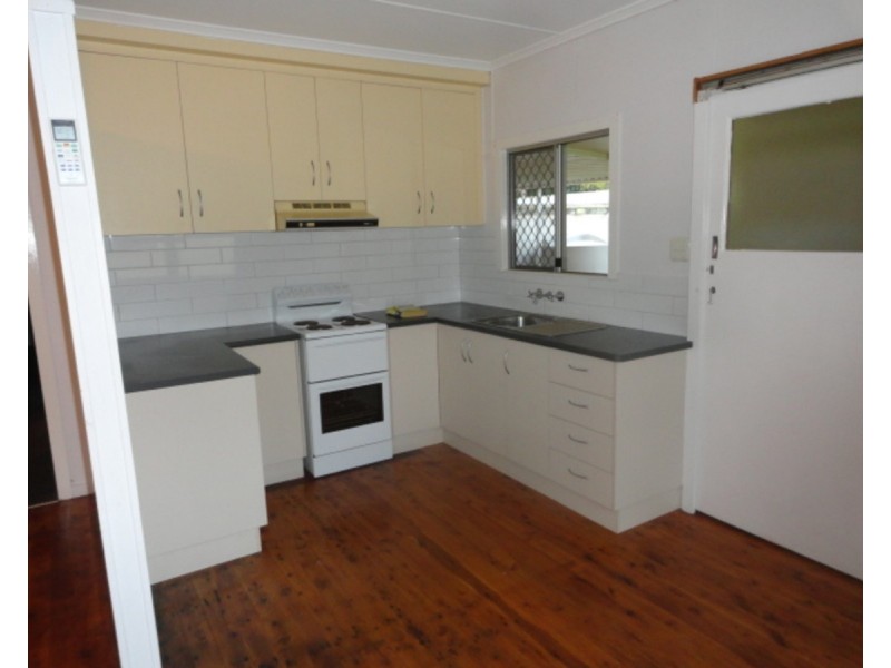 15 Bristol Street, Newtown QLD 4350