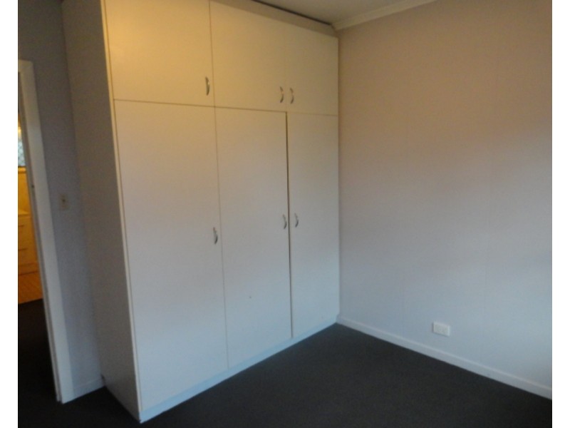 15 Bristol Street, Newtown QLD 4350