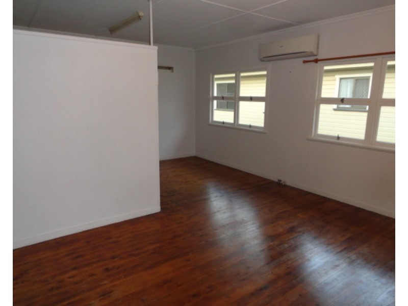 15 Bristol Street, Newtown QLD 4350